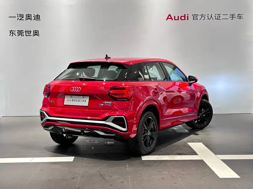 Audi Q2L 2023 — фото 4