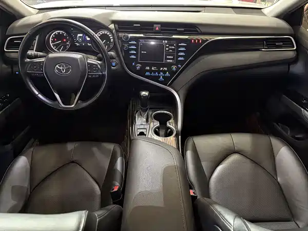 Toyota Camry 2019