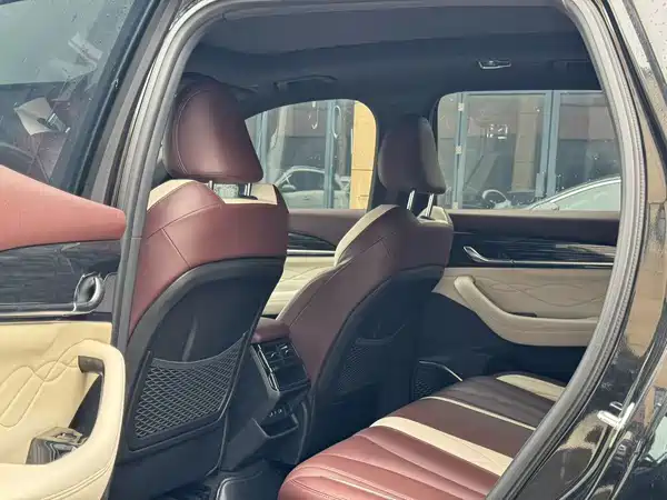 Geely Xingyue L 2022