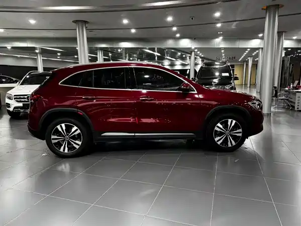 Mercedes-Benz GLA 2021