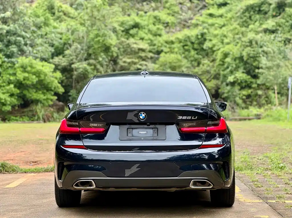 BMW 3 Series 2021