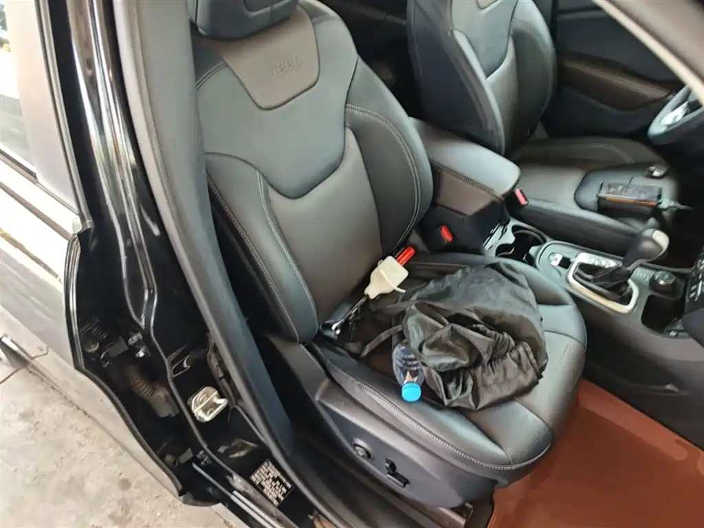 Jeep Cherokee 2018 — фото 25