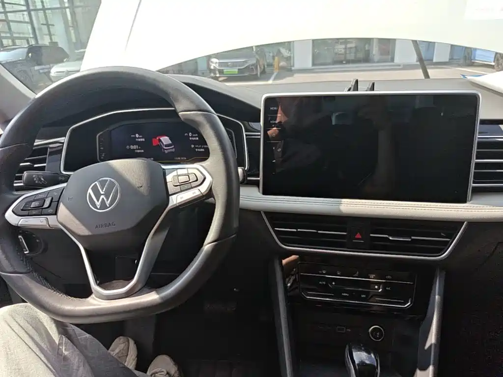 Volkswagen Tiguan L 2024 — фото 10