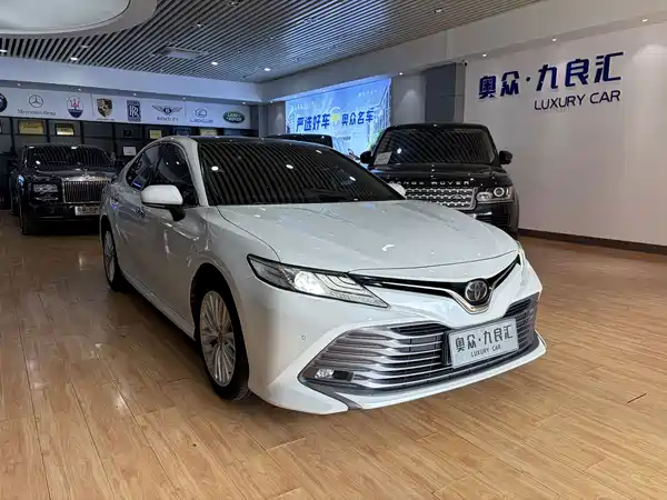 Toyota Camry 2019