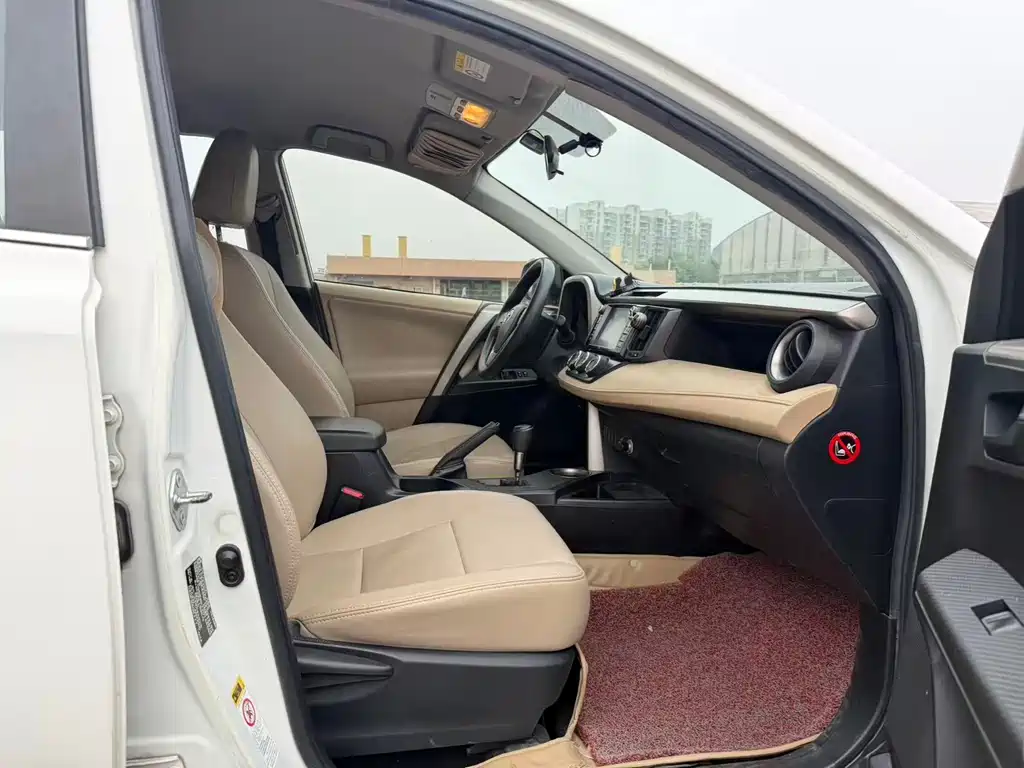 Toyota RAV4 2014 — фото 12