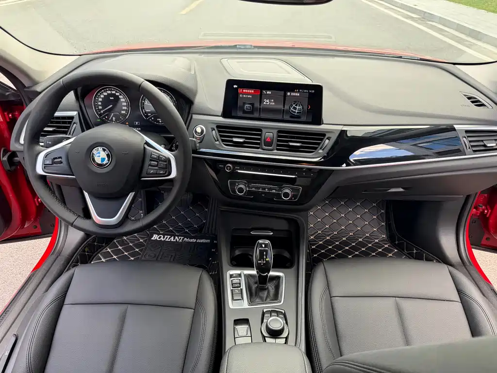 BMW 1 Series 2020 — фото 14