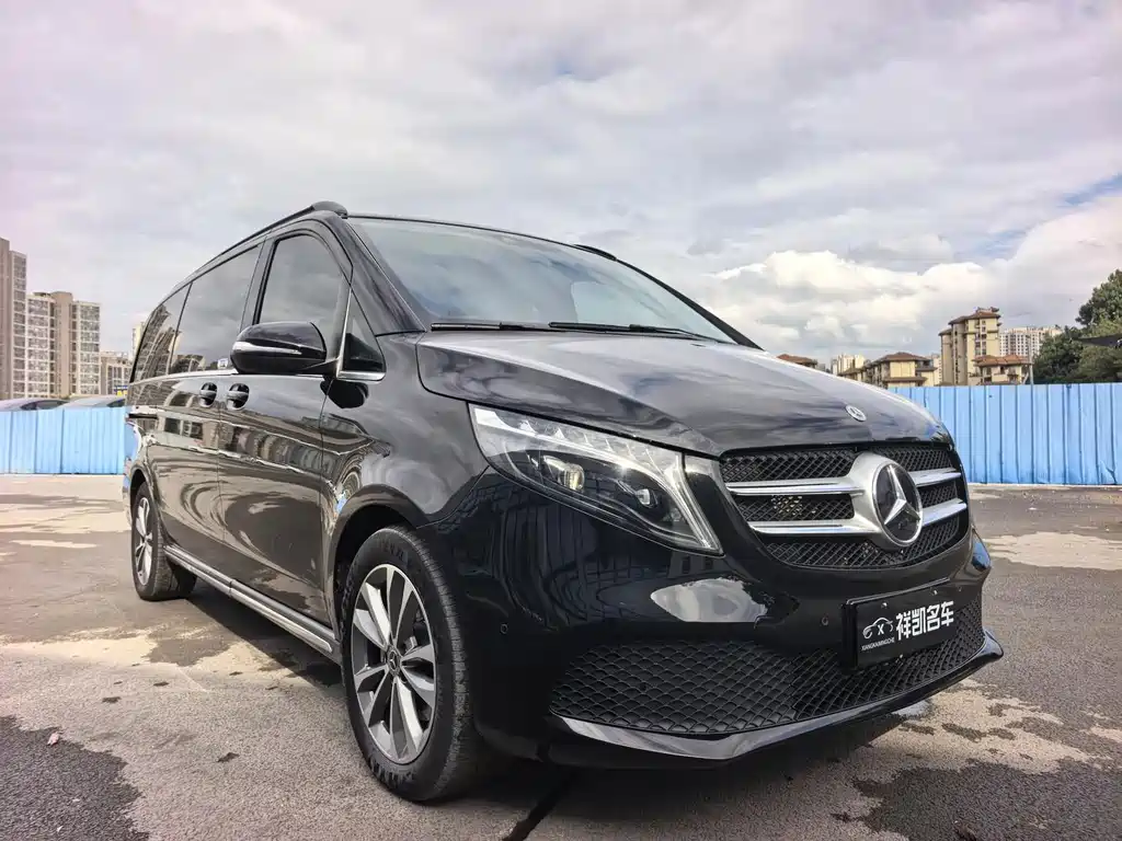 Mercedes-Benz V-Class 2023 — фото 6