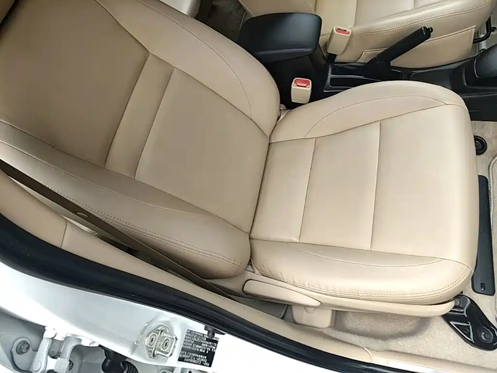 Toyota Yaris L 2019 — фото 25