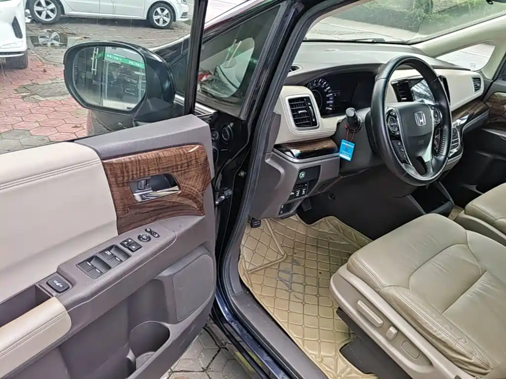 Honda Odyssey 2016 — фото 16
