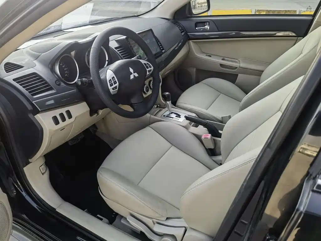 Mitsubishi Lancer EX 2013 — фото 20
