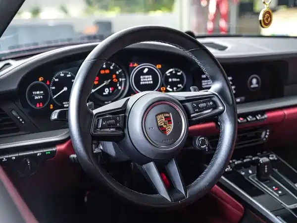 Porsche 911 2023