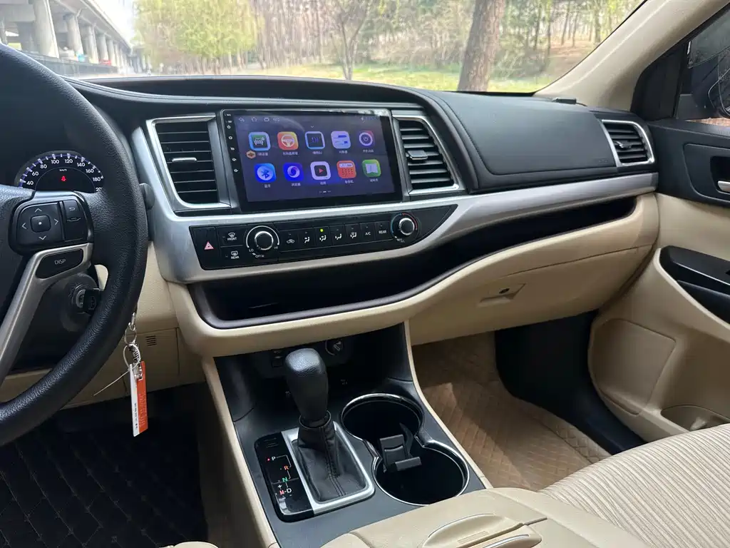 Toyota Highlander 2022 — фото 16