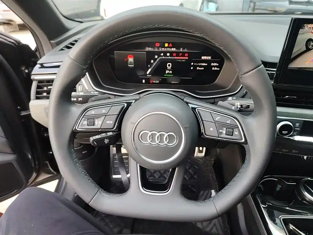 Audi A4L 2023 — фото 11