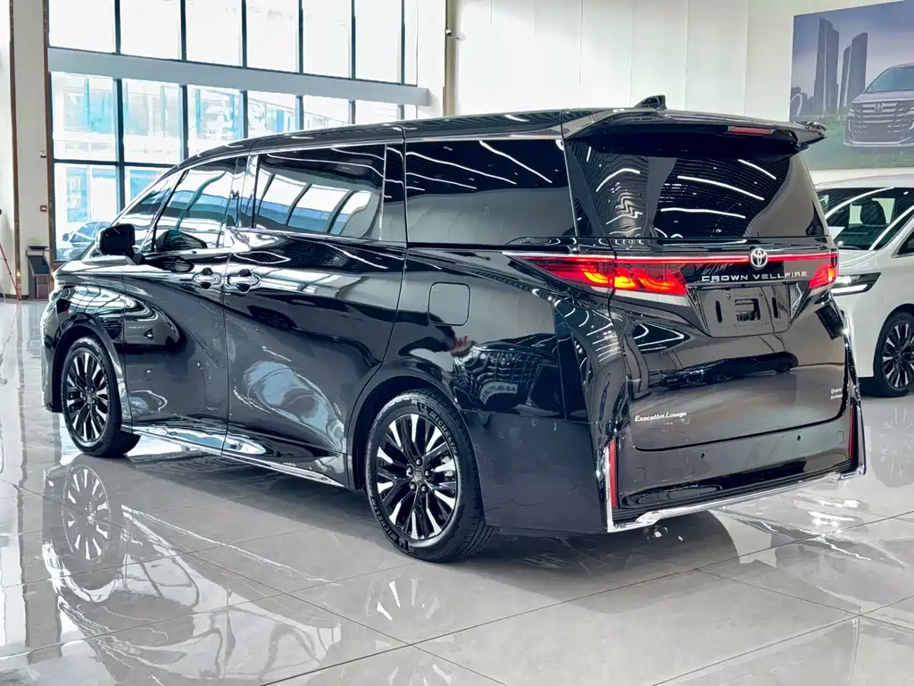 Toyota Vellfire 2025 — фото 12