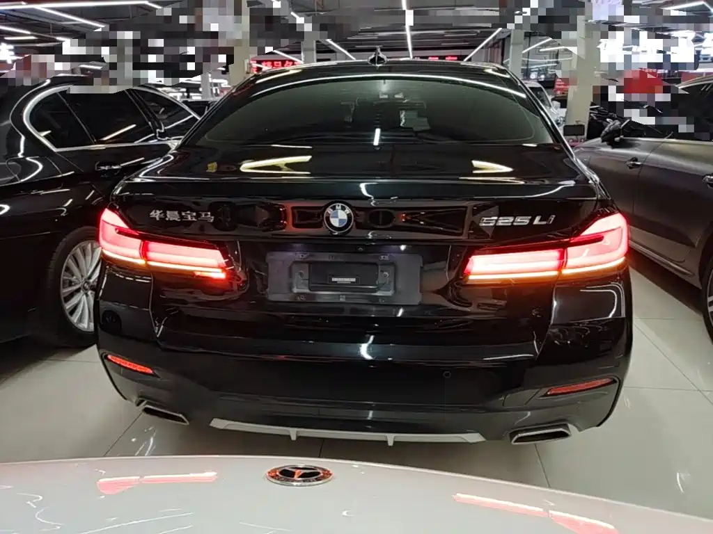 BMW 5 Series 2021