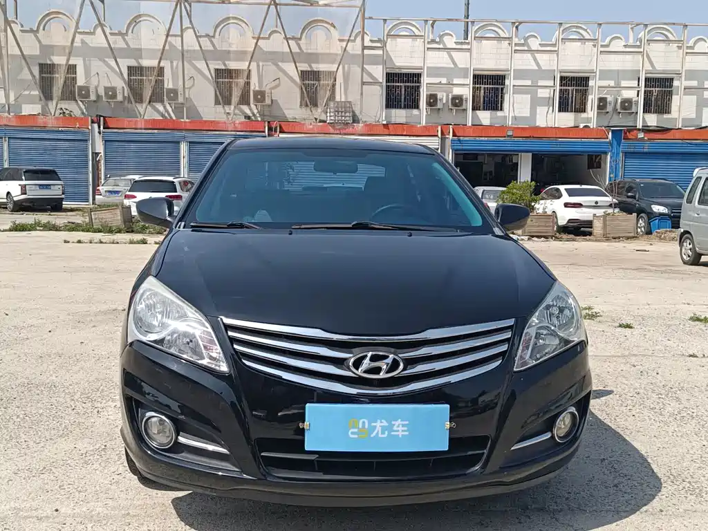 Hyundai Elantra 2015 — фото 2