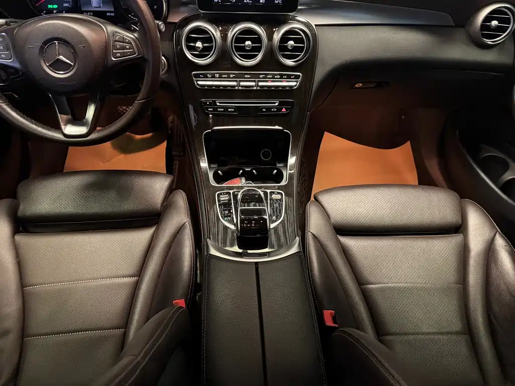 Mercedes-Benz GLC 2018 — фото 22