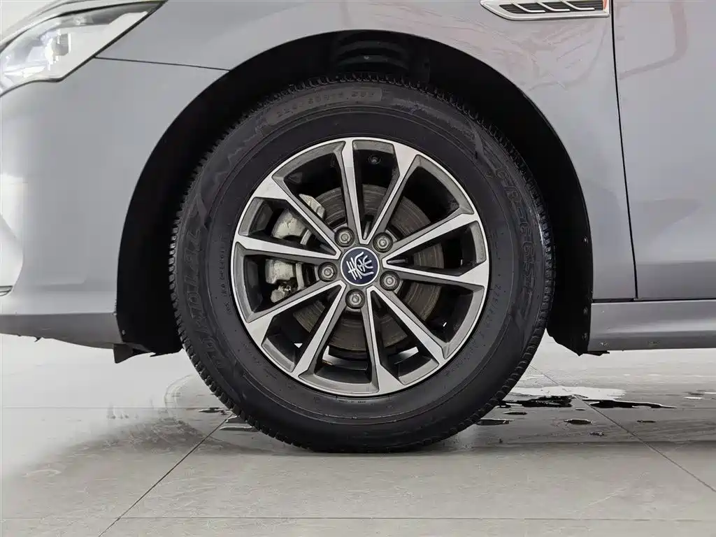 BYD Qin PLUS 2023 — фото 17
