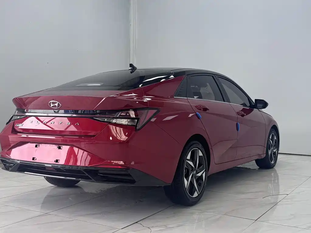 Hyundai Elantra 2022