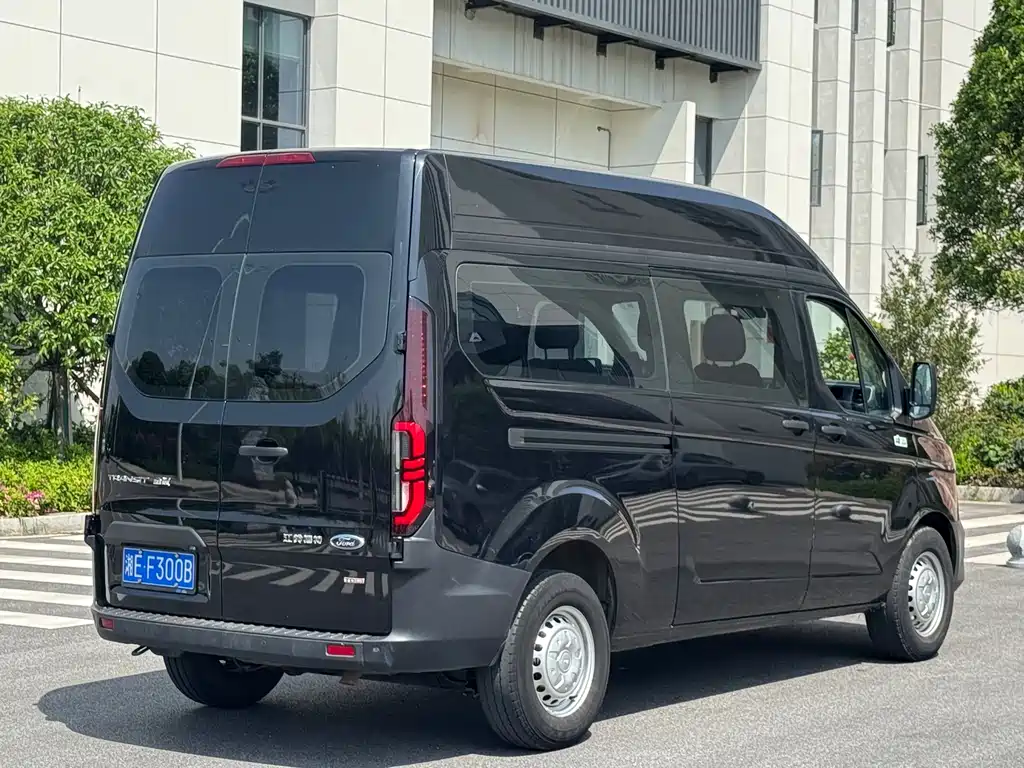 Ford Transit 2024 — фото 4