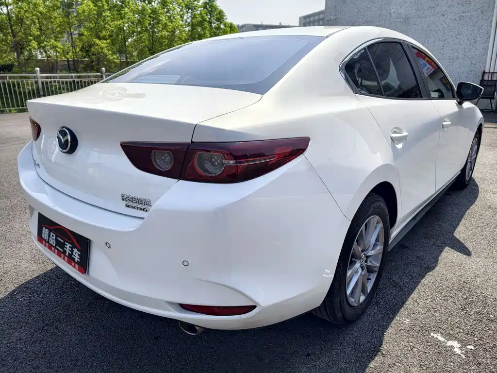 Mazda 3 Axela 2022 — фото 19