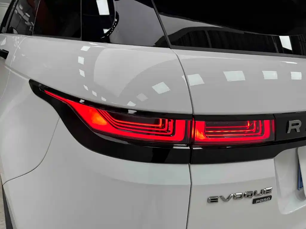 Land Rover Range Rover Evoque 2022 — фото 20