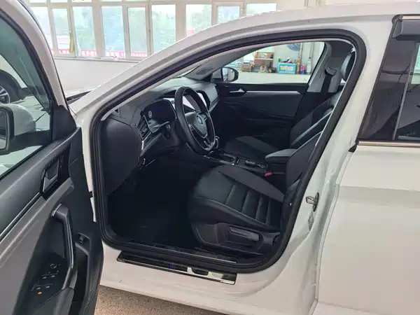 Volkswagen Sagitar 2021