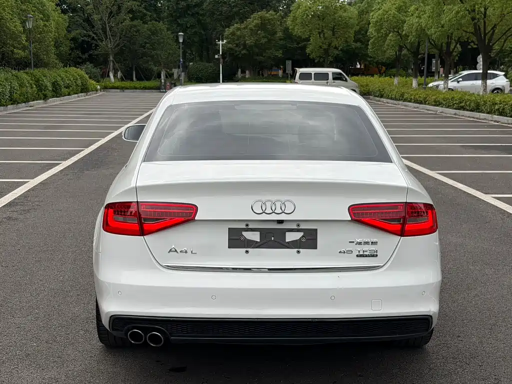 Audi A4L 2016 — фото 12