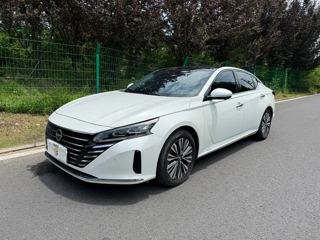 Nissan Teana 2023
