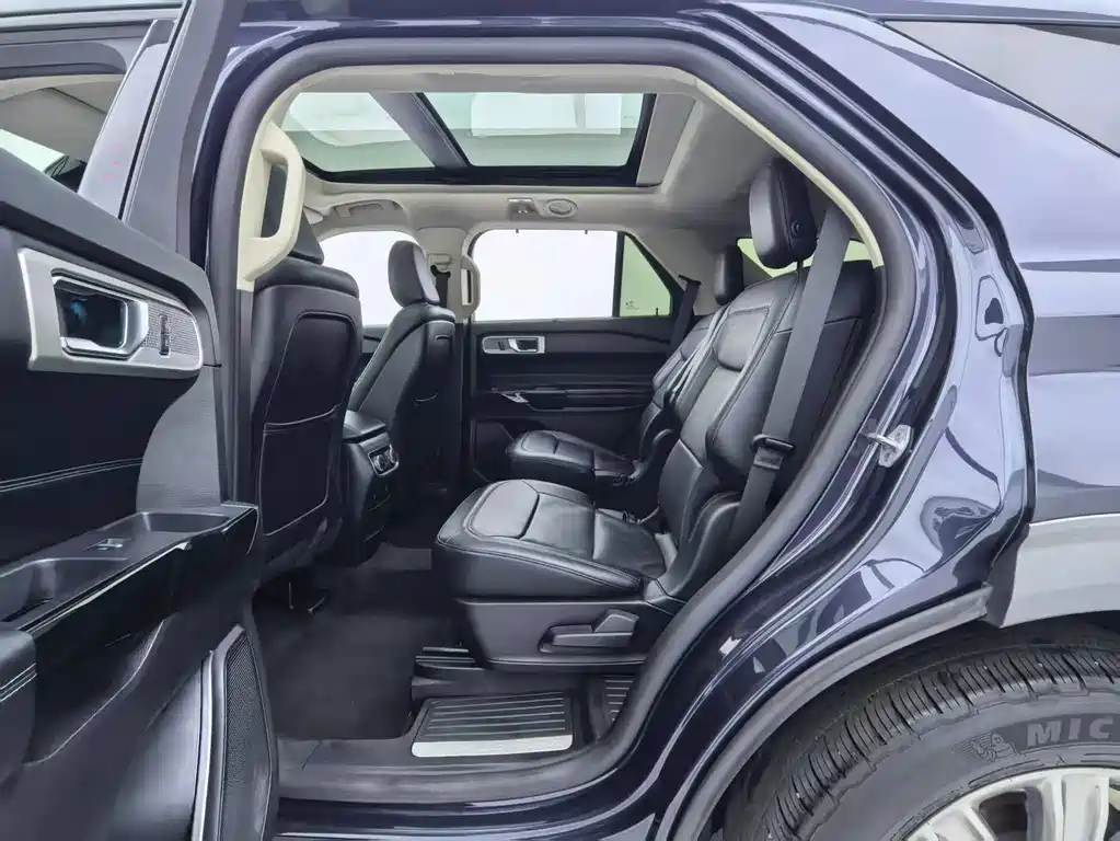 Ford Explorer 2020 — фото 14