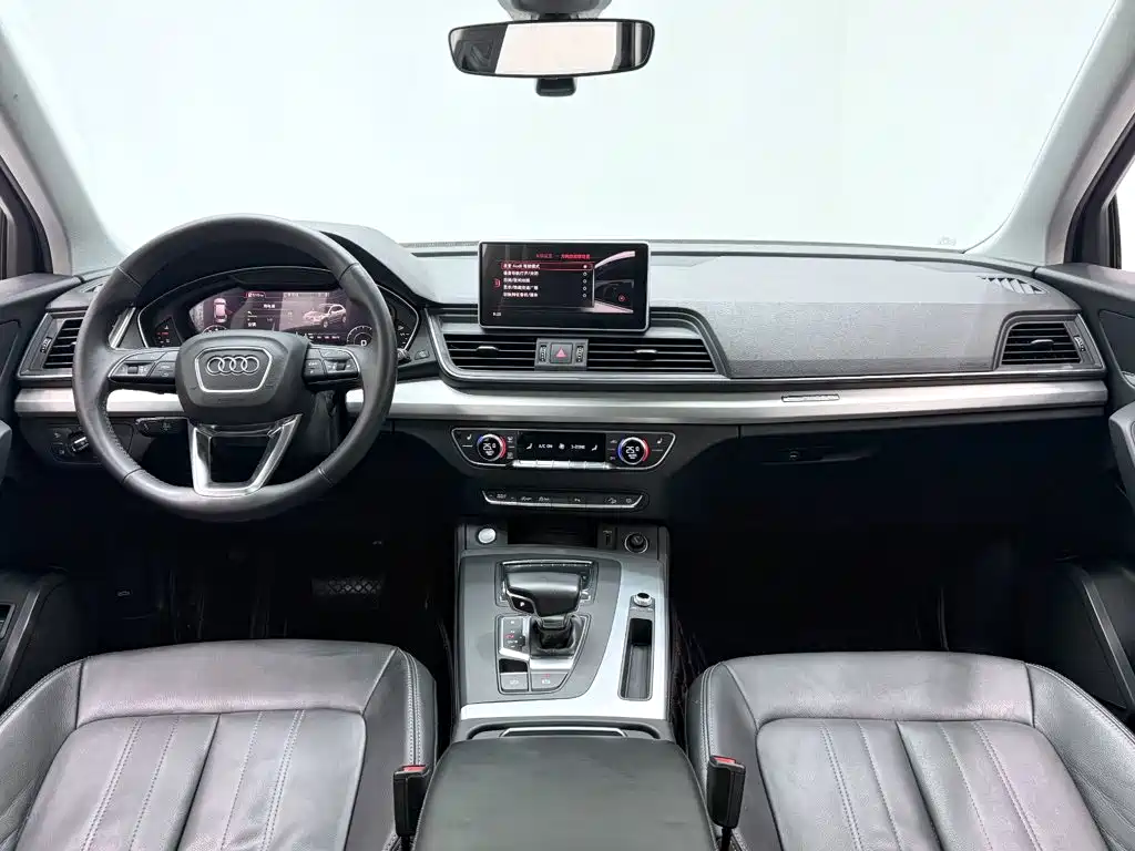 Audi Q5L 2020 — фото 11