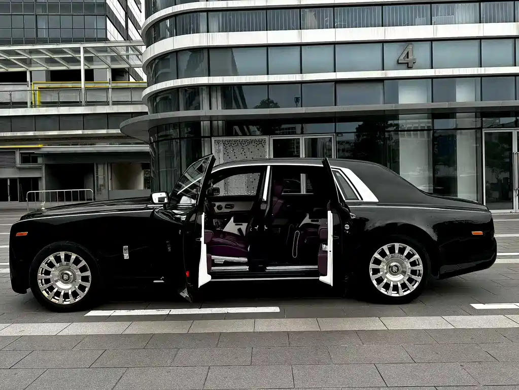 Rolls-Royce Phantom 2005 — фото 10