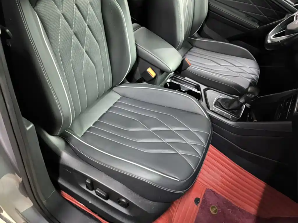Volkswagen Tiguan L 2023 — фото 20