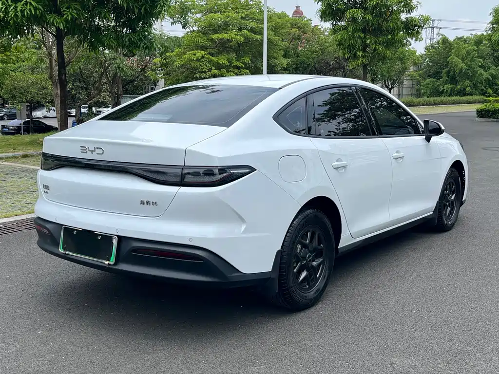 BYD Seal 05 DM-i 2025 — фото 7
