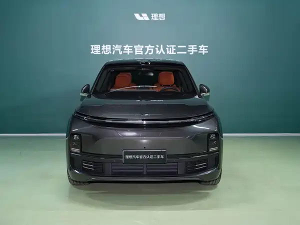 Li Auto L8 2025