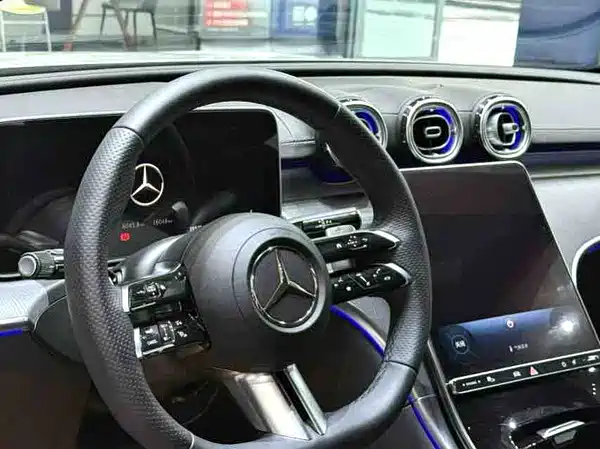 Mercedes-Benz C-Class 2024
