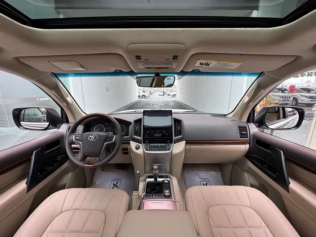 Toyota Land Cruiser 2019 — фото 16