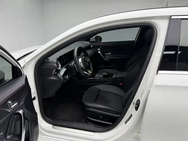 Mercedes-Benz A-Class 2022 — фото 15