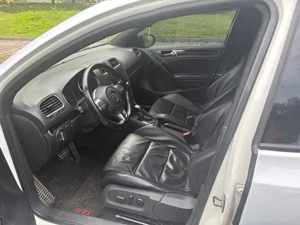 Volkswagen Golf GTI 2012