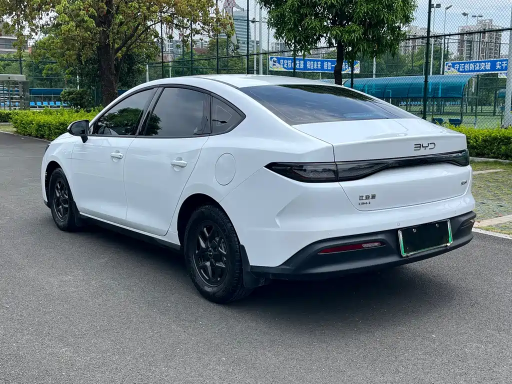 BYD Seal 05 DM-i 2025 — фото 5