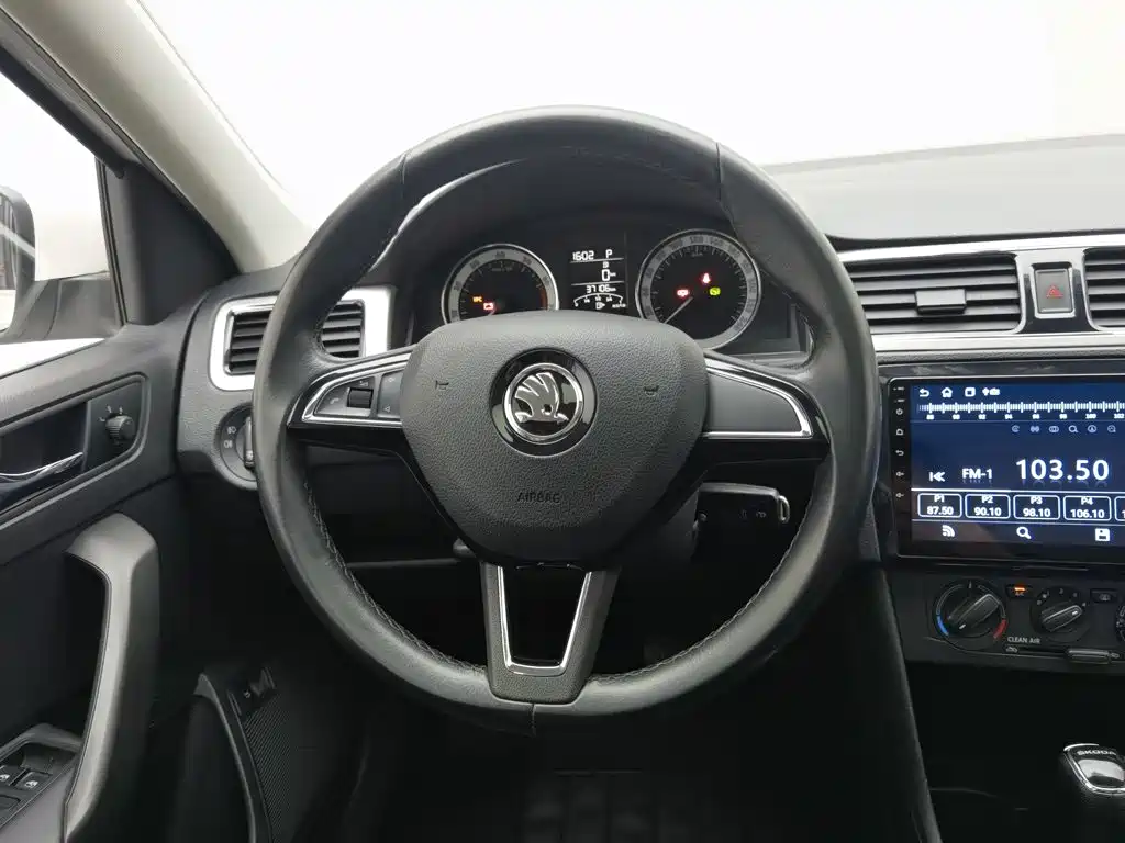 Skoda Rapid 2019 — фото 11