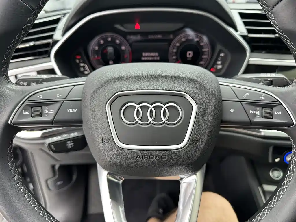 Audi Q3 2023 — фото 14