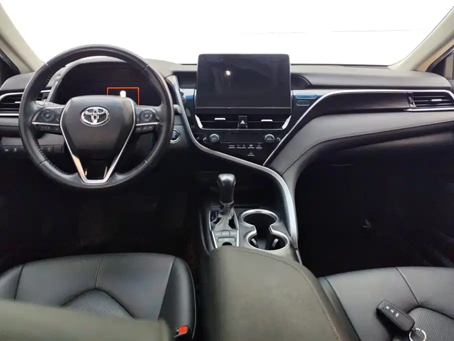 Toyota Camry 2021 — фото 12