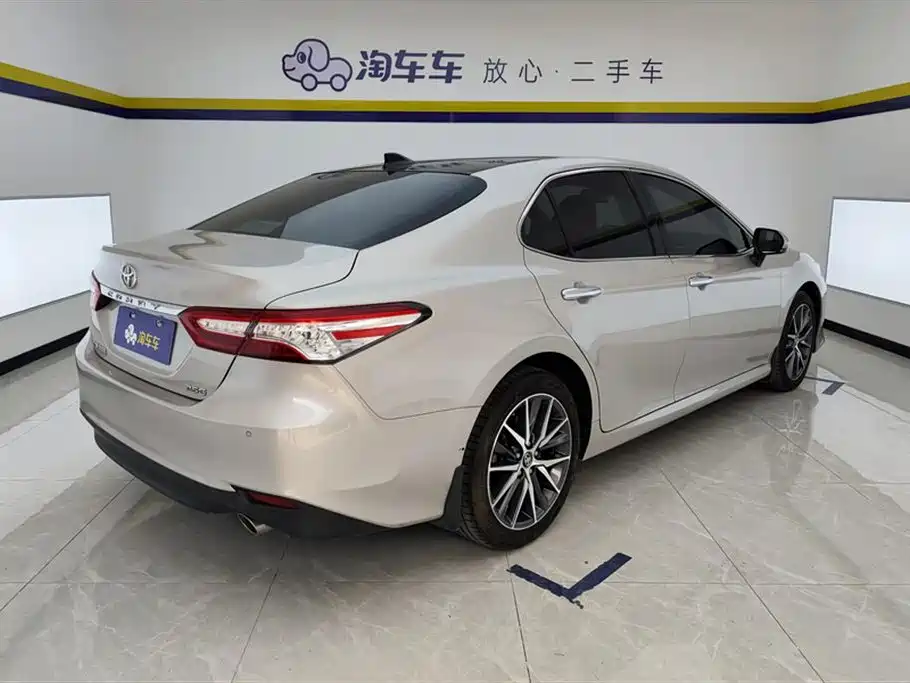 Toyota Camry 2021 — фото 3
