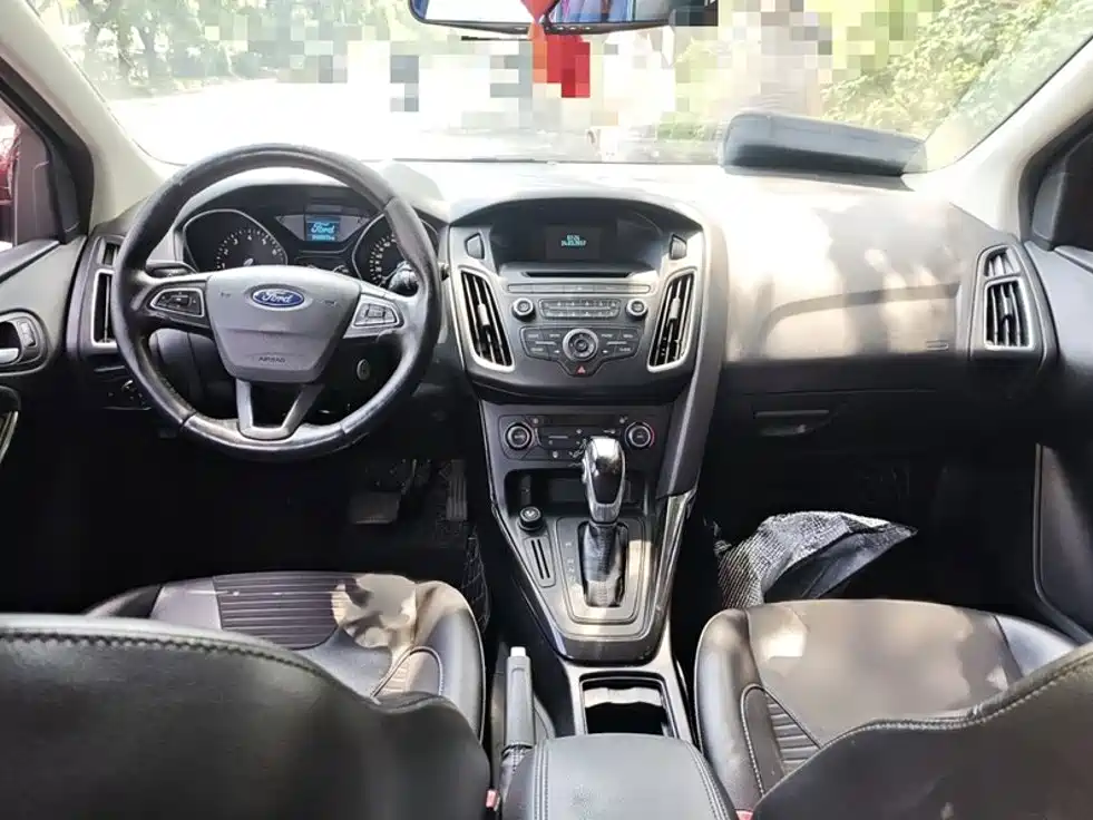 Ford Focus 2016 — фото 14