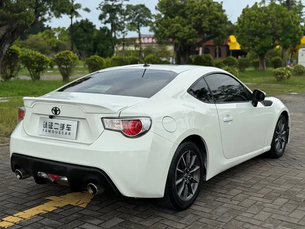 Toyota 86 2015 — фото 16