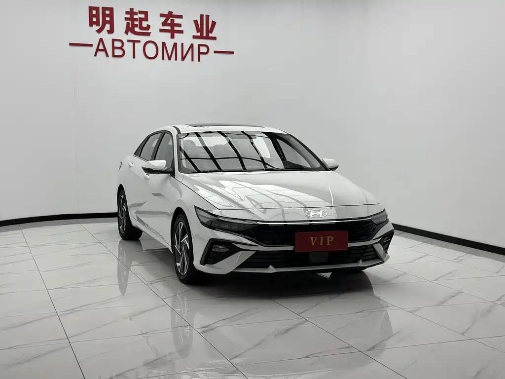 Hyundai Elantra 2024