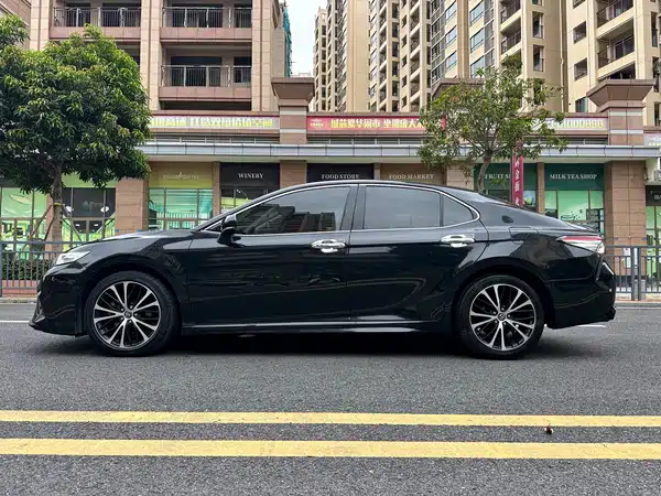 Toyota Camry 2019