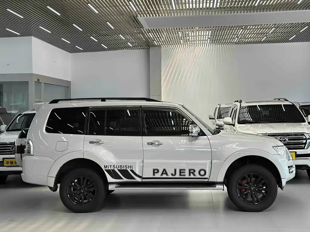 Mitsubishi Pajero 2019 — фото 4