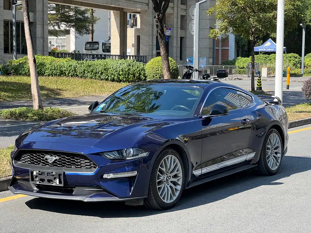 Ford Mustang 2020 — фото 1